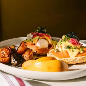 Sonder By Marriott Bonvoy Rideau Downtown 公寓式酒店