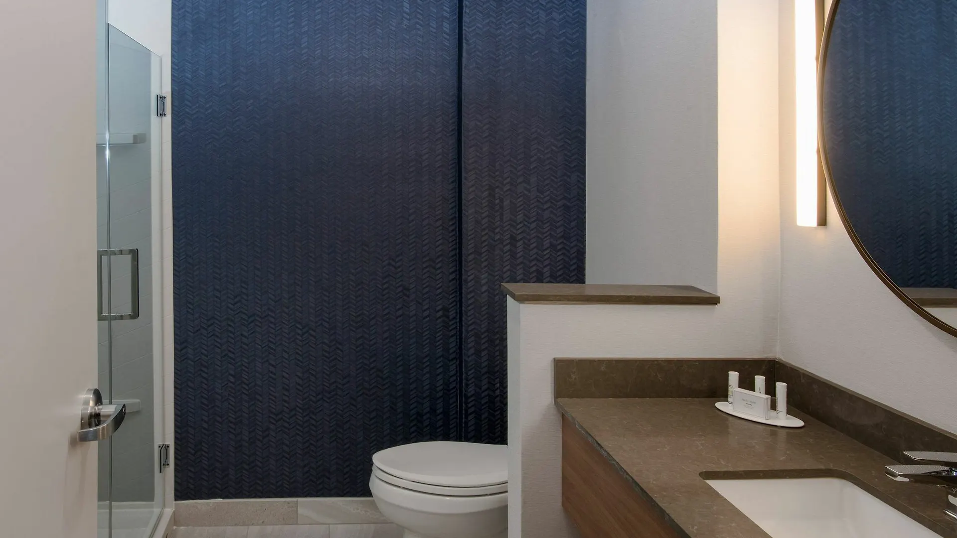 Fairfield Inn & Suites By Marriott Ottawa Airport Hotel